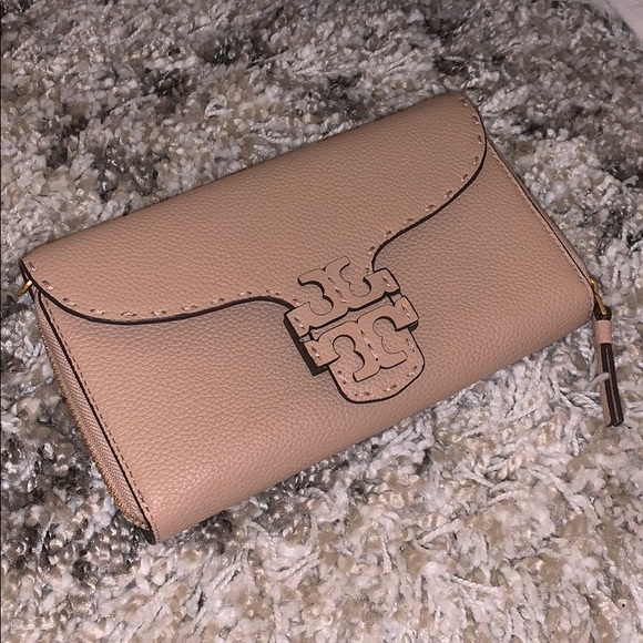 TB Crossbody bag - Picture 1 of 5
